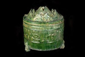 CVCSC 0317.1-2.A (3G) Hill jar and cover © Compton Verney, photo by Jamie Woodley