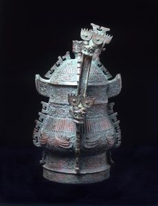 CVCSC 0338.1-2.A (3V) Ritual wine vessel and cover, you © Compton Verney, photo by Prudence Cuming Associates Ltd