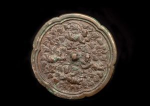 CVCSC 0376.A (4J) Lobed mirror © Compton Verney, photo by Jamie Woodley