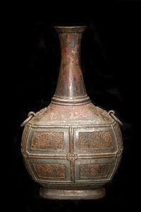 CVCSC 0384.A (4O) Silver and copper-inlaid bronze wine vessel, hu © Compton Verney, photo by Jamie Woodley